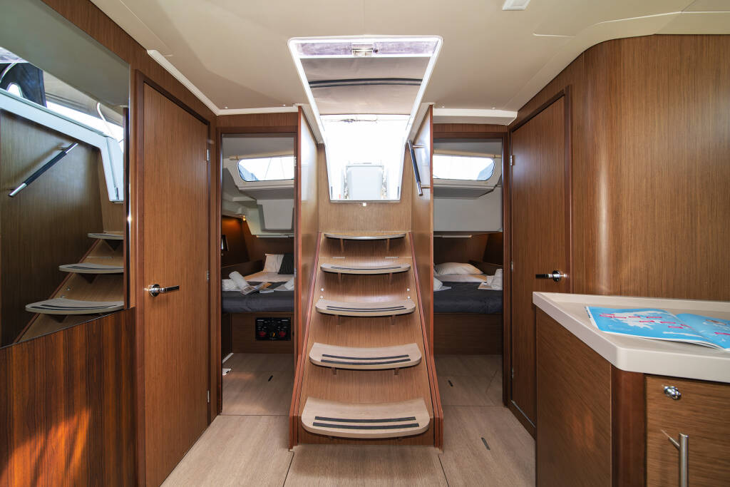 Sailing yacht Oceanis 46.1 Rebekka Blue