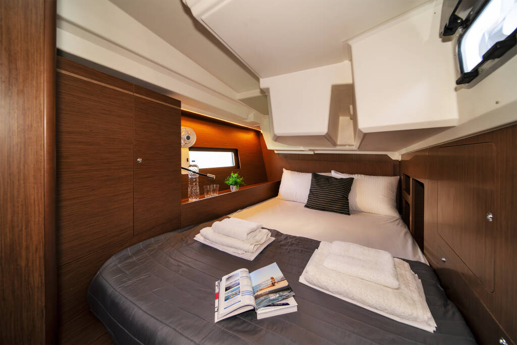 Sailing yacht Oceanis 46.1 Rebekka Blue