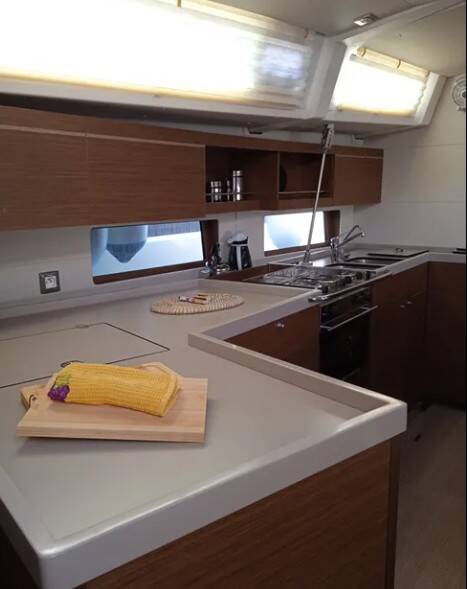 Sailing yacht Oceanis 46.1 Chrisel