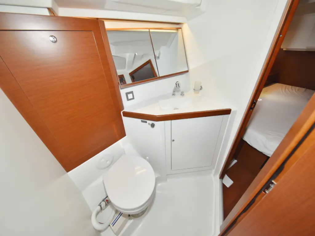 Sailing yacht Oceanis 46.1 ECONOMY