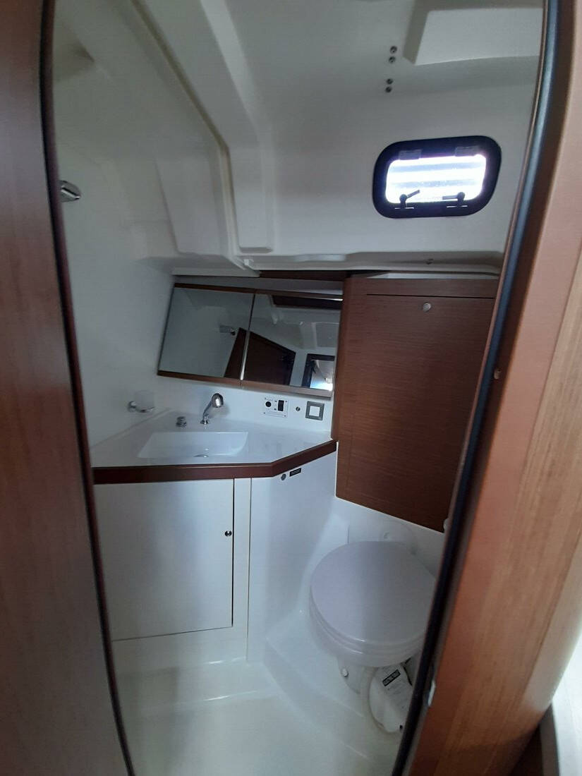Sailing yacht Oceanis 46.1 Okiroi