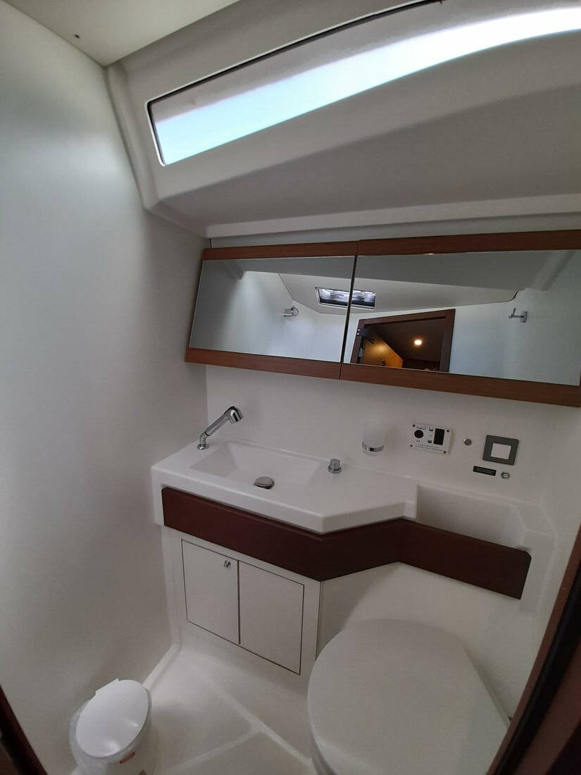 Sailing yacht Oceanis 46.1 Okiroi