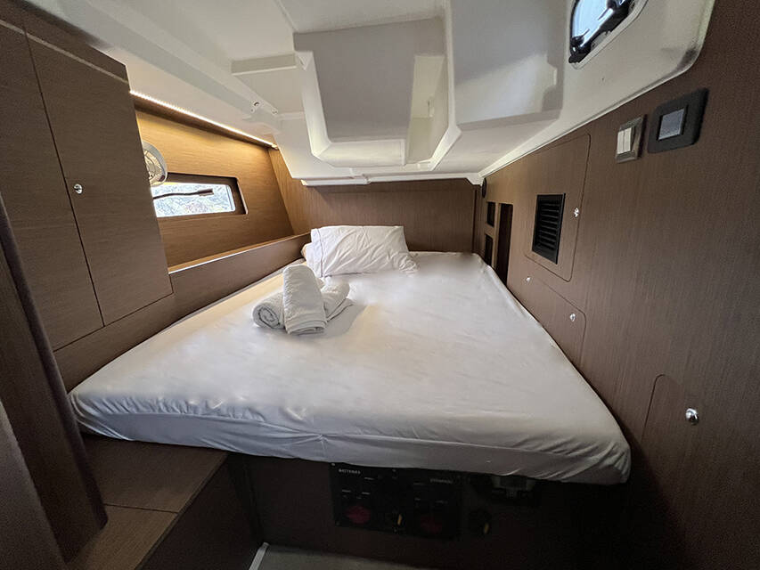 Sailing yacht Oceanis 46.1 Dream