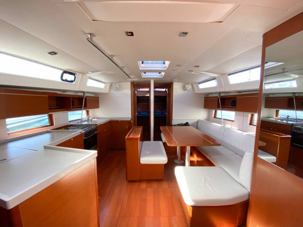 Sailing yacht Oceanis 46.1 BreezY