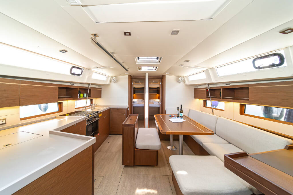 Sailing yacht Oceanis 46.1 First Kiss