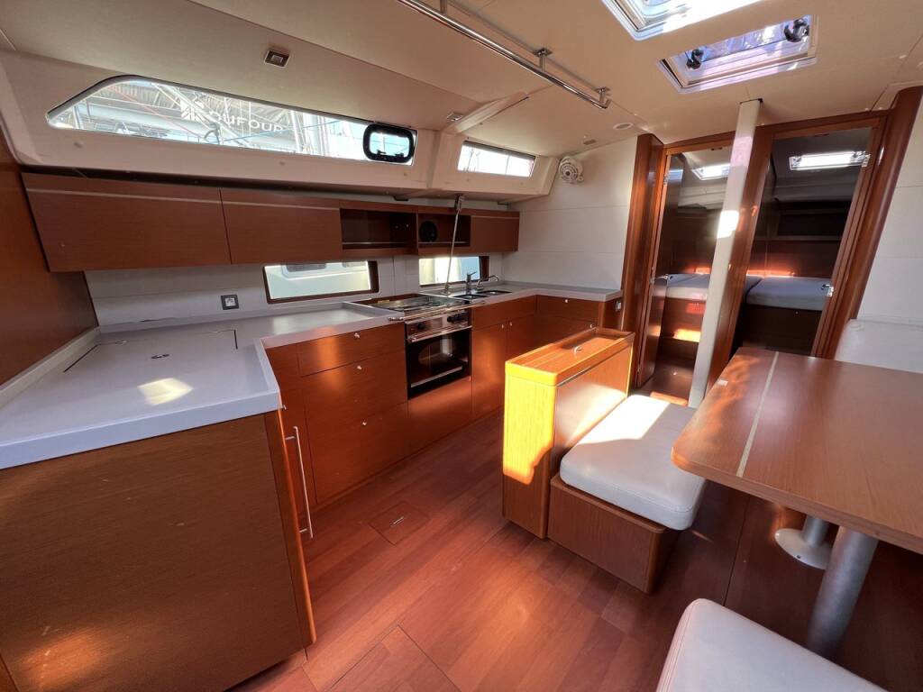 Sailing yacht Oceanis 46.1 Ostria