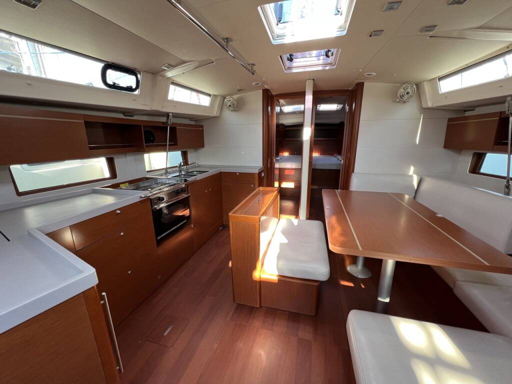 Sailing yacht Oceanis 46.1 Ostria