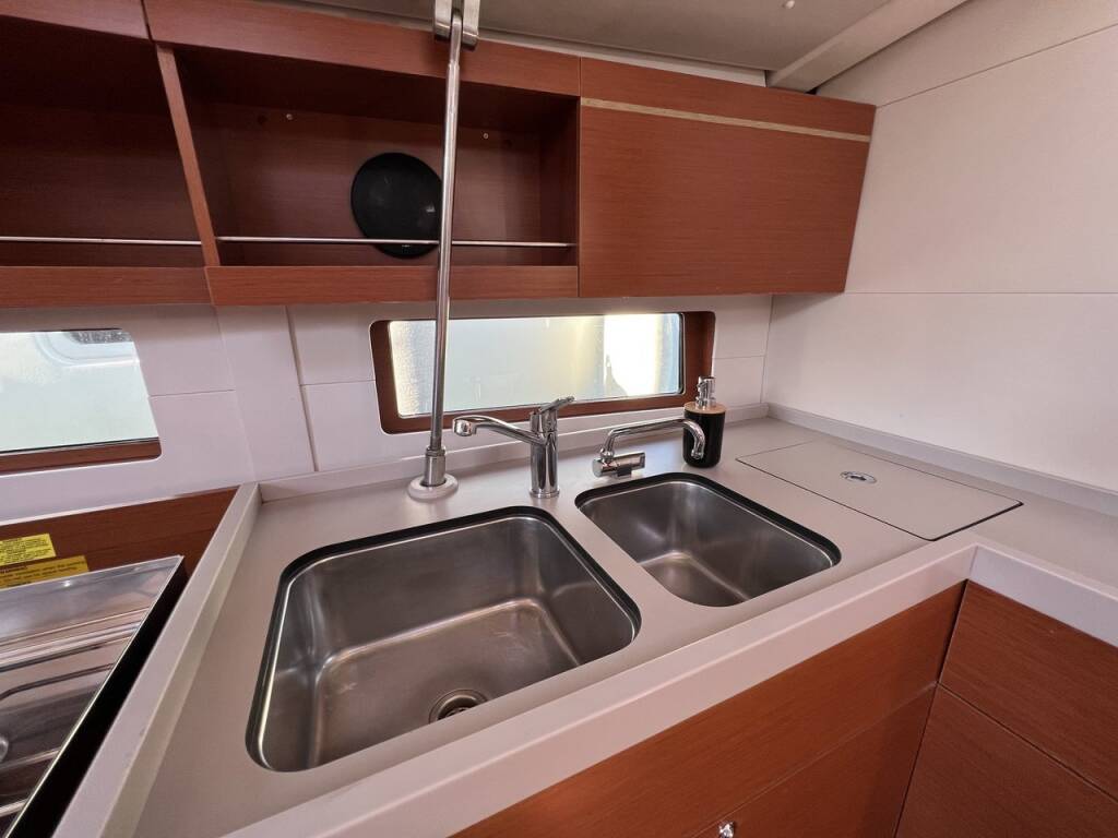Sailing yacht Oceanis 46.1 Ostria