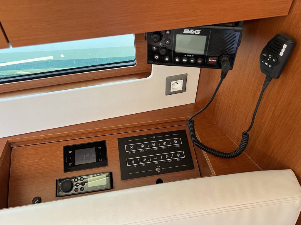 Sailing yacht Oceanis 46.1 Ostria