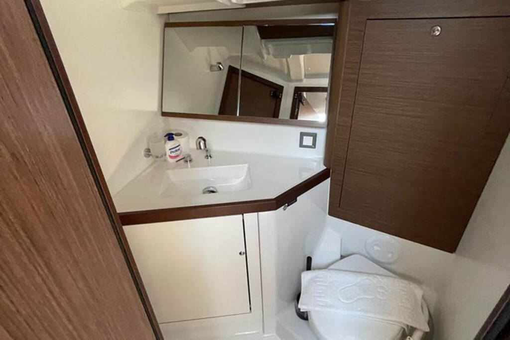 Sailing yacht Oceanis 46.1 WEST