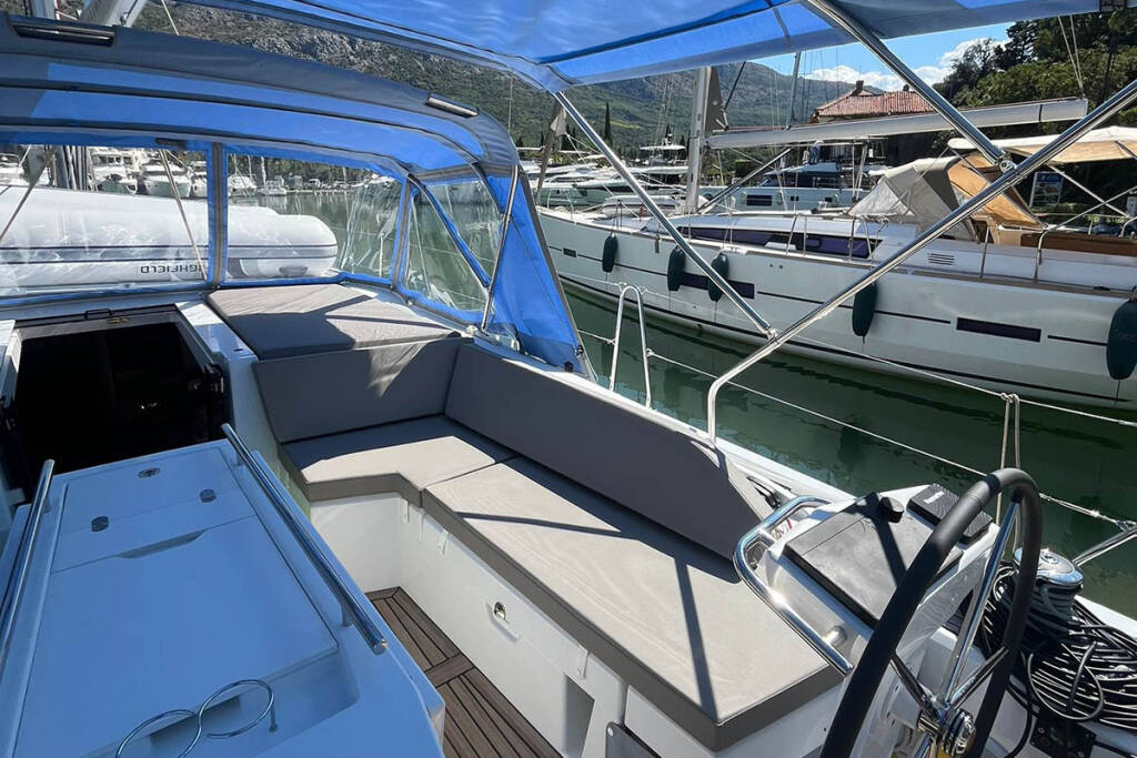 Sailing yacht Oceanis 46.1 Cadence