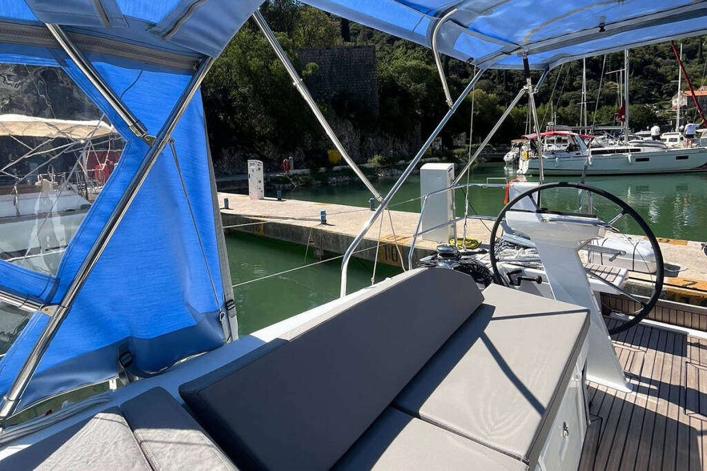 Sailing yacht Oceanis 46.1 Cadence