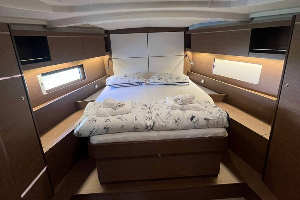 Sailing yacht Oceanis 46.1 Cadence
