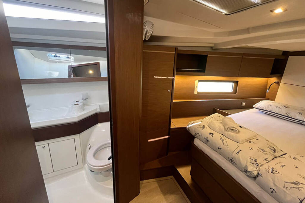 Sailing yacht Oceanis 46.1 Cadence