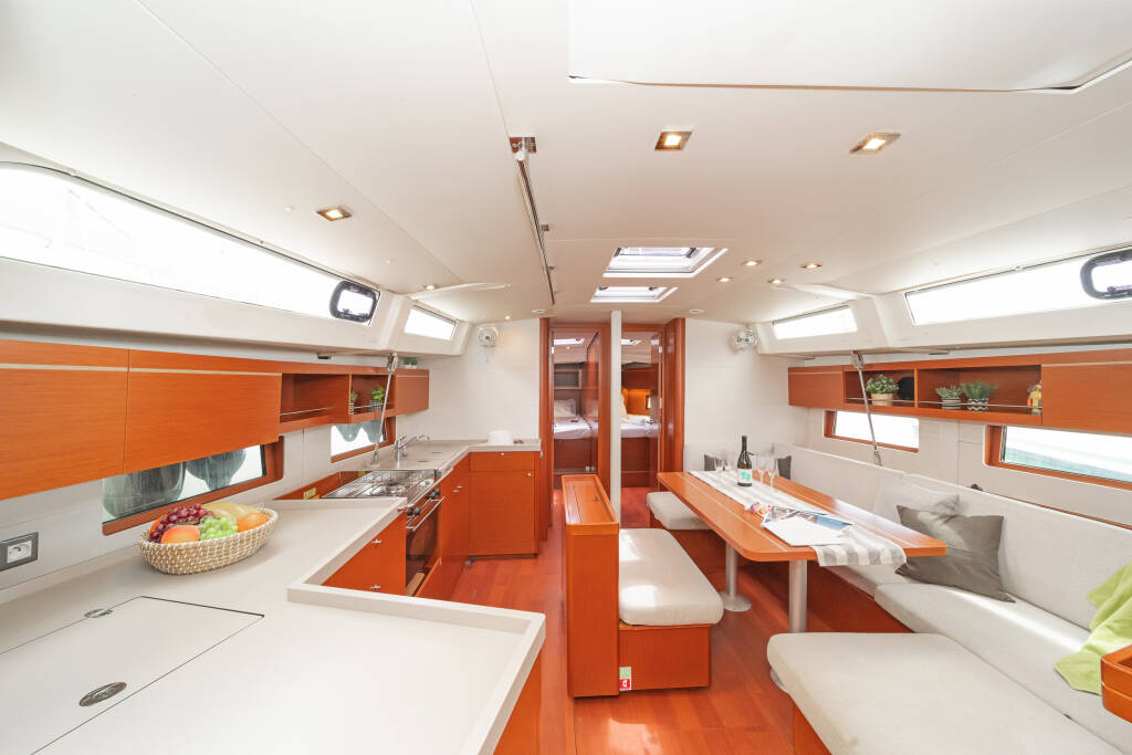 Sailing yacht Oceanis 46.1 Almyra