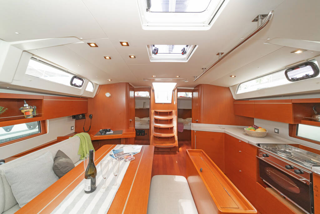 Sailing yacht Oceanis 46.1 Almyra