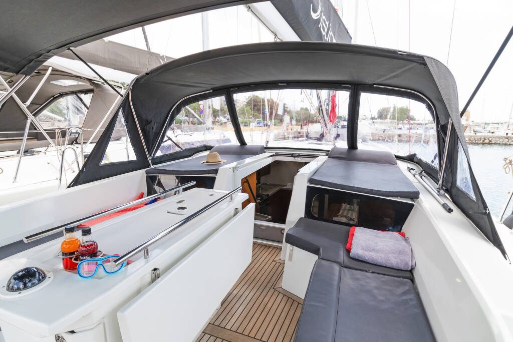 Sailing yacht Oceanis 46.1 Almyra