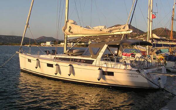 Oceanis 48 Pherousa Lavrion, main port