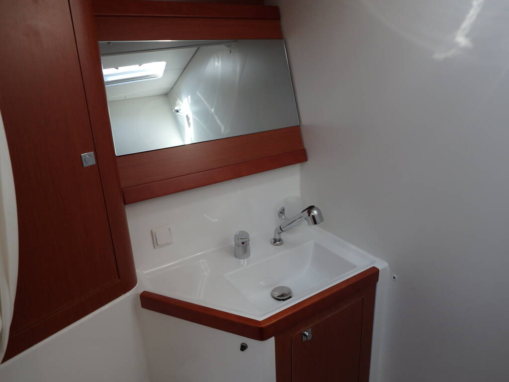 Sailing yacht Oceanis 48 Joy