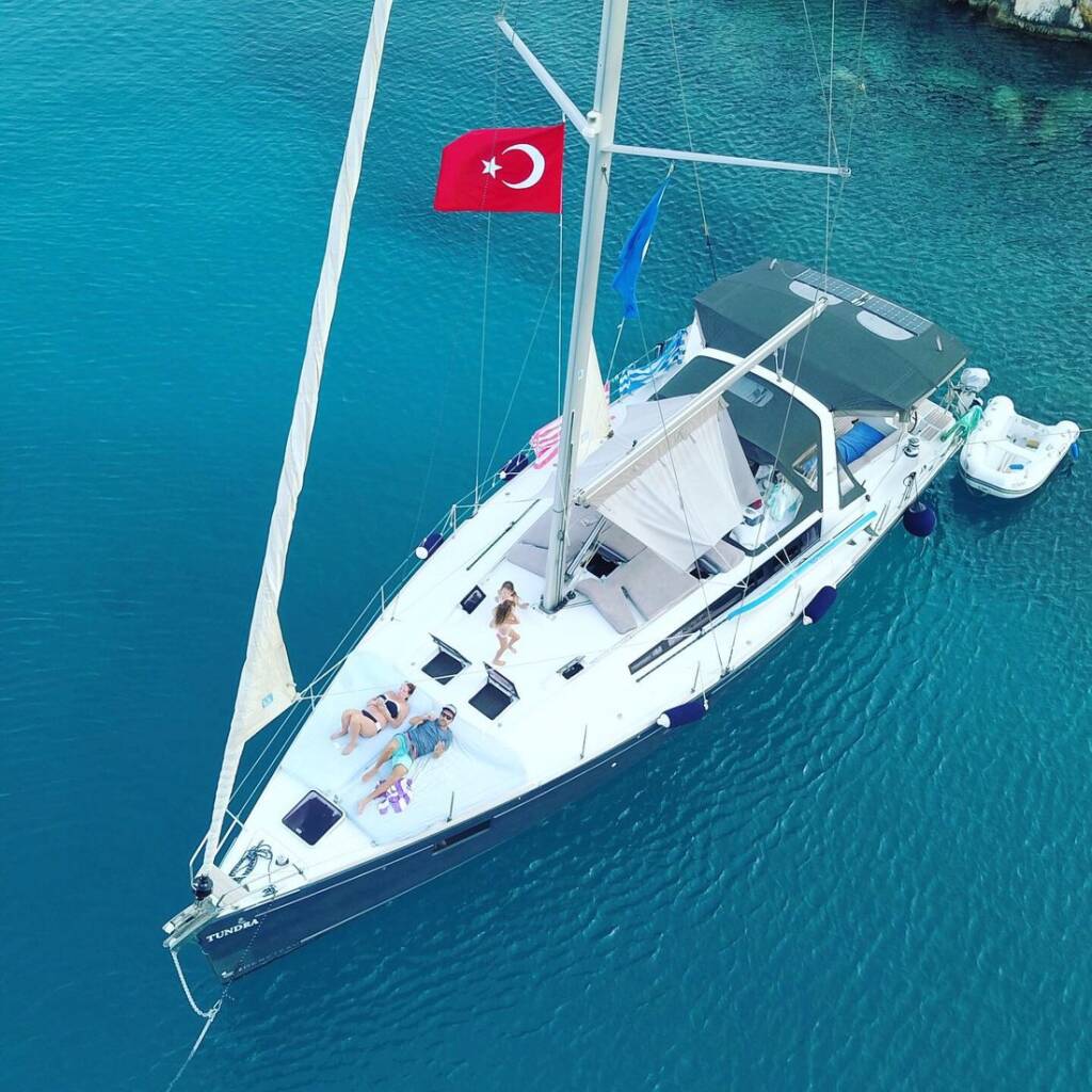 Sailing yacht Oceanis 48 Tundra