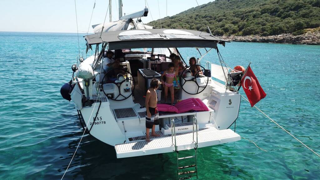 Sailing yacht Oceanis 48 Tundra