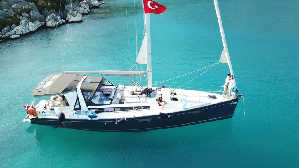 Sailing yacht Oceanis 48 Tundra
