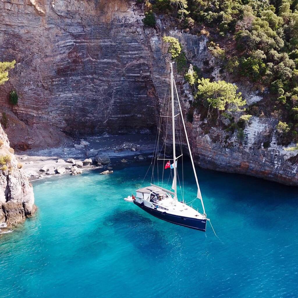 Sailing yacht Oceanis 48 Tundra