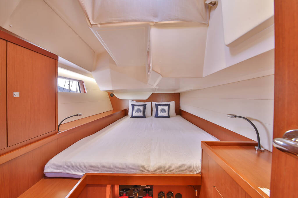 Sailing yacht Oceanis 48 Tundra