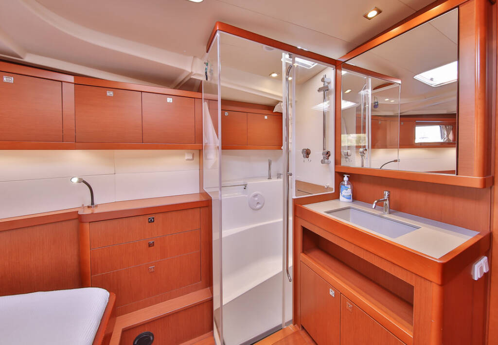Sailing yacht Oceanis 48 Tundra