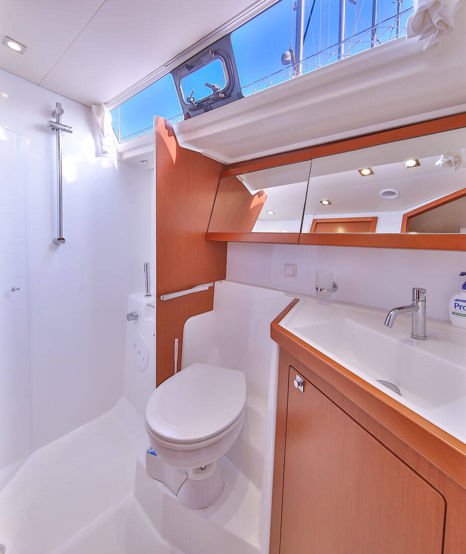 Sailing yacht Oceanis 48 Tundra