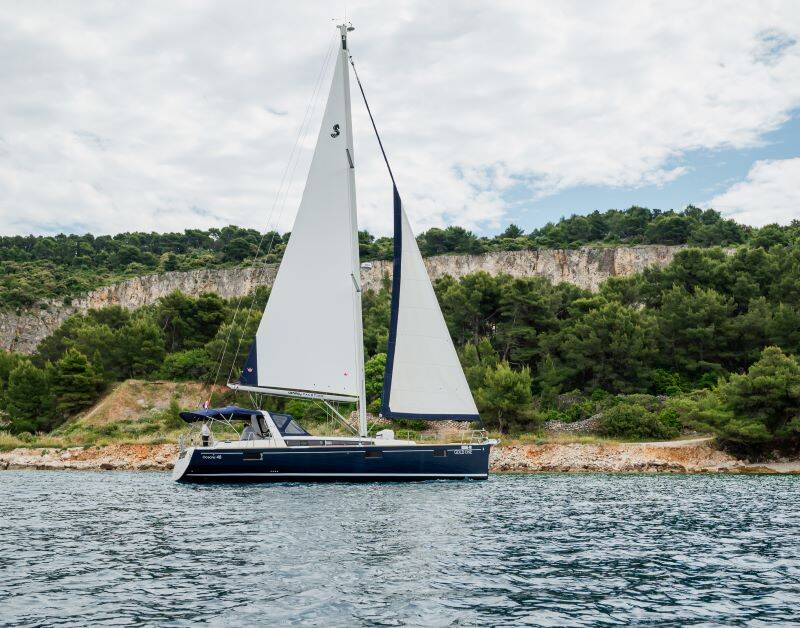 Sailing yacht Oceanis 48 Gold One 