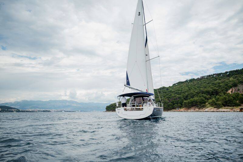 Sailing yacht Oceanis 48 Gold One 