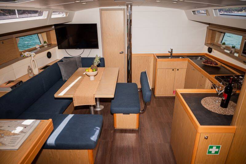 Sailing yacht Oceanis 48 Gold One 