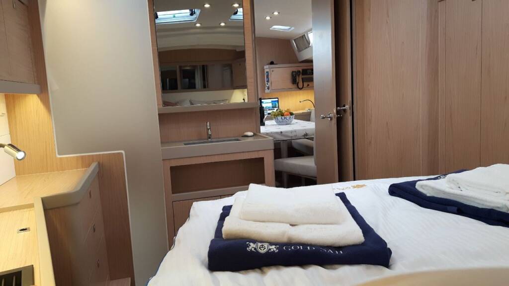 Sailing yacht Oceanis 48 Gold One 