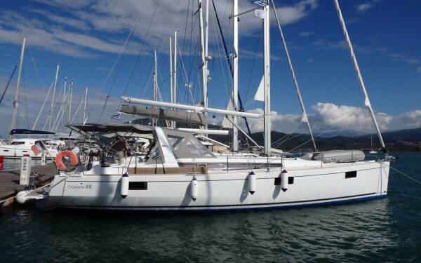 Oceanis 48 Joy Lefkas main port
