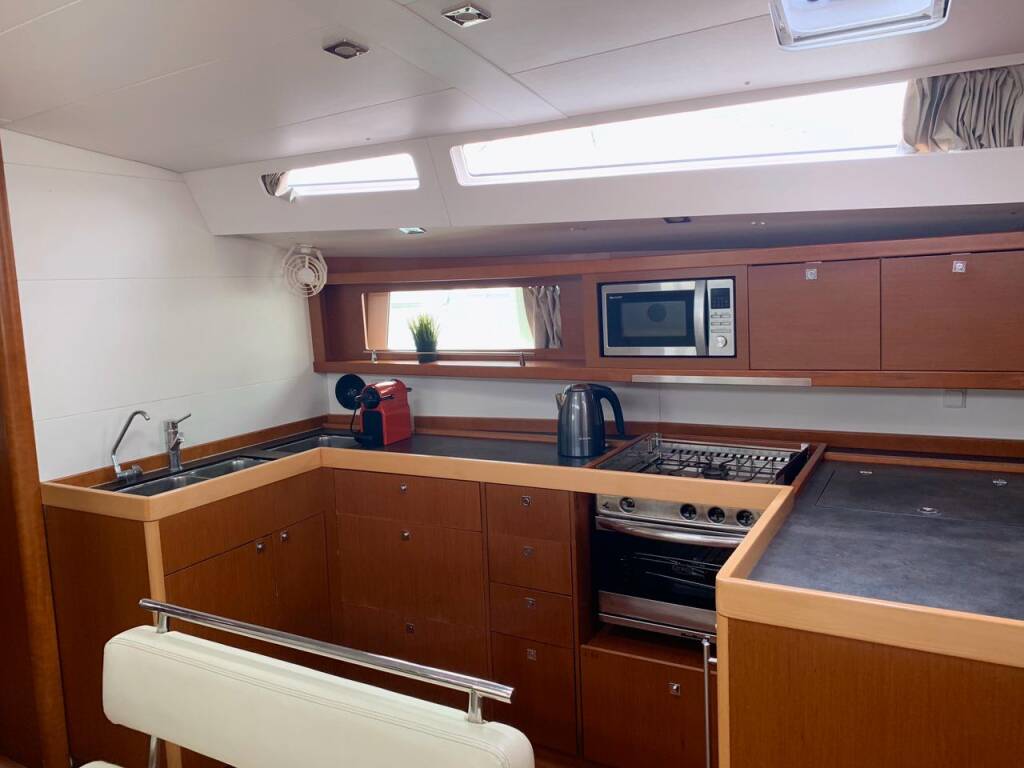 Sailing yacht Oceanis 48 Alisa