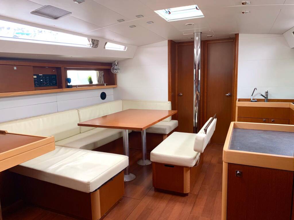 Sailing yacht Oceanis 48 Alisa