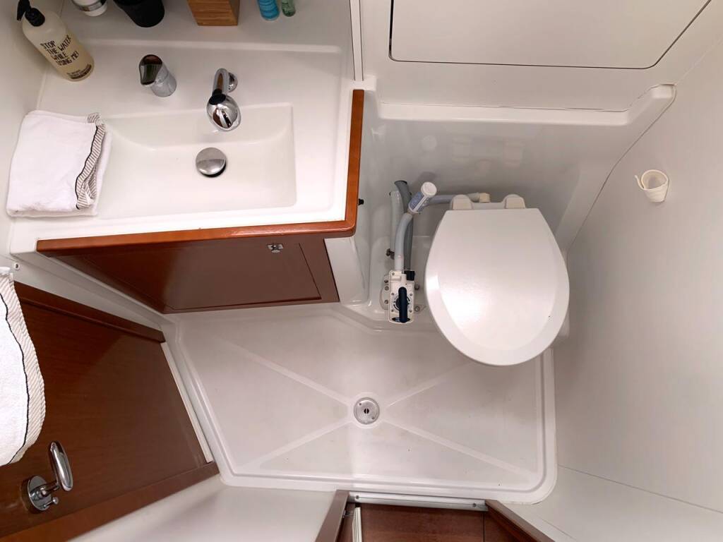 Sailing yacht Oceanis 48 Alisa