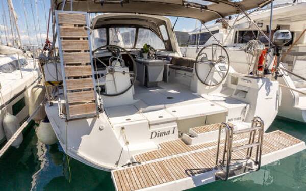 Oceanis 48 Dima I Lefkas main port