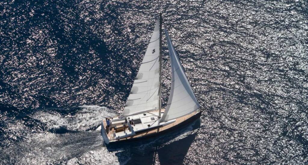 Sailing yacht Oceanis 48 Athena