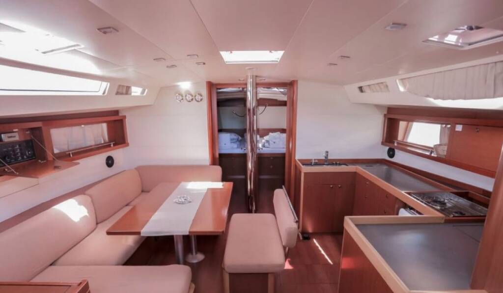 Sailing yacht Oceanis 48 Athena