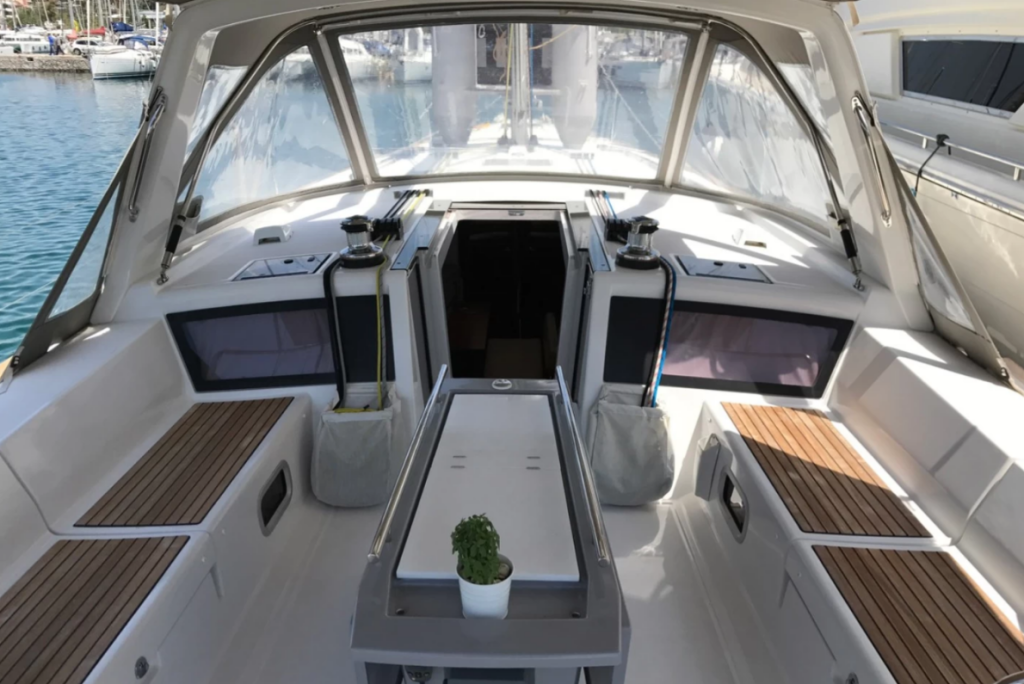Sailing yacht Oceanis 48 Skiron