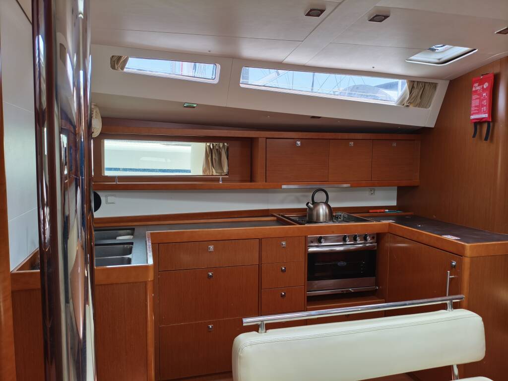 Sailing yacht Oceanis 48 Skiron
