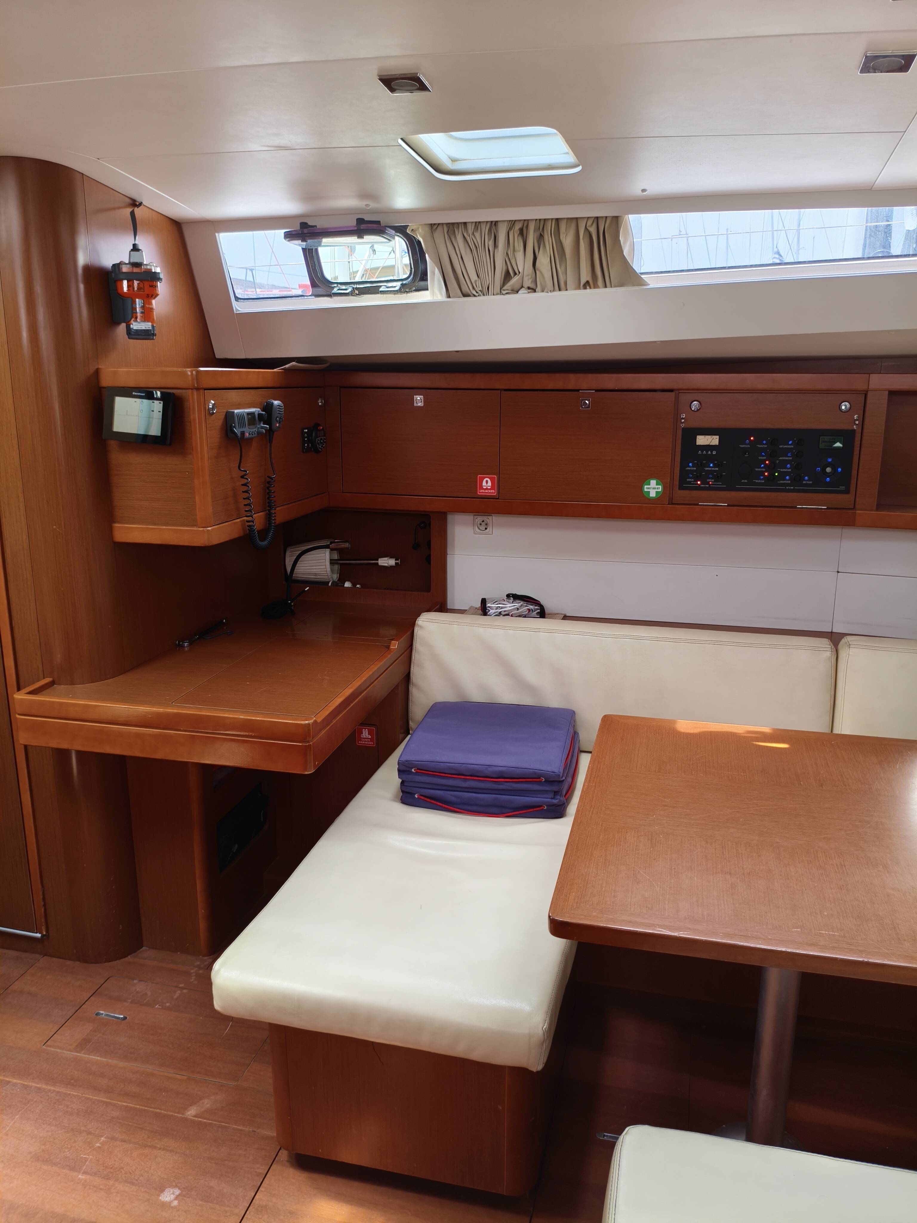 Sailing yacht Oceanis 48 Skiron