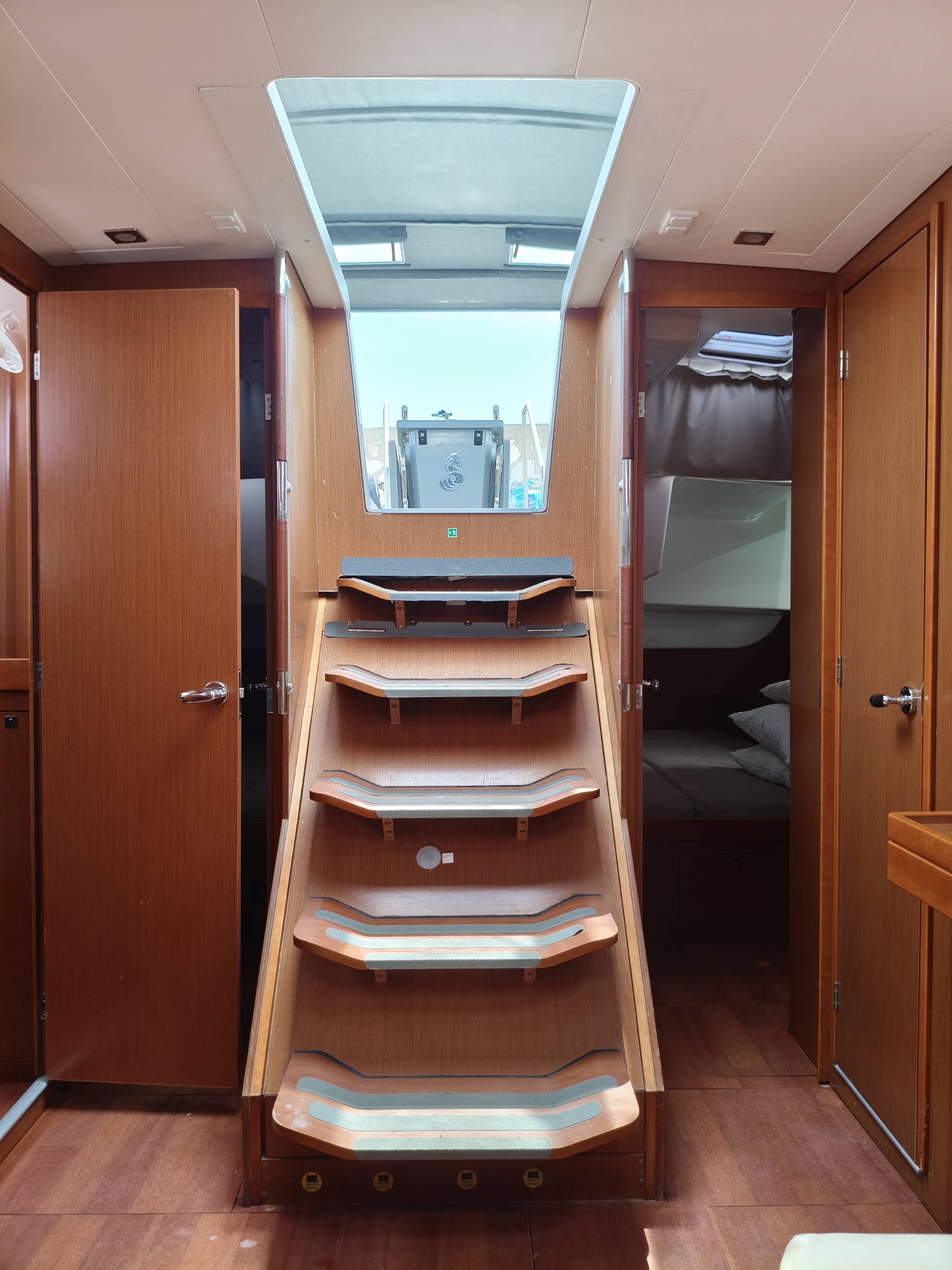 Sailing yacht Oceanis 48 Skiron