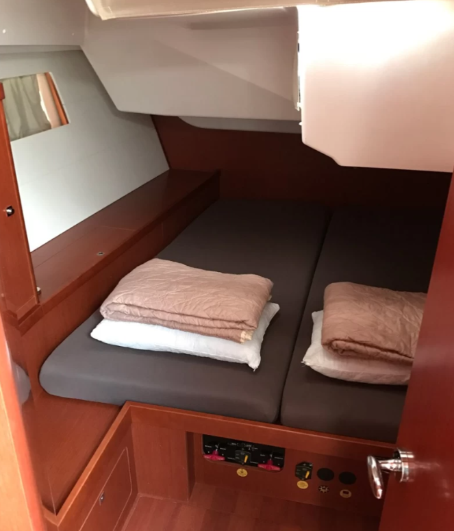 Sailing yacht Oceanis 48 Skiron
