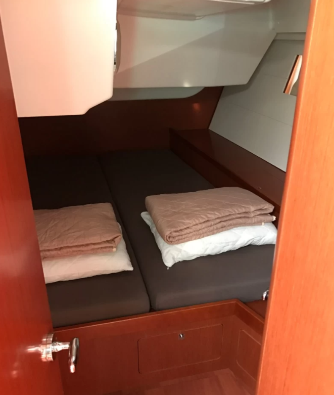 Sailing yacht Oceanis 48 Skiron