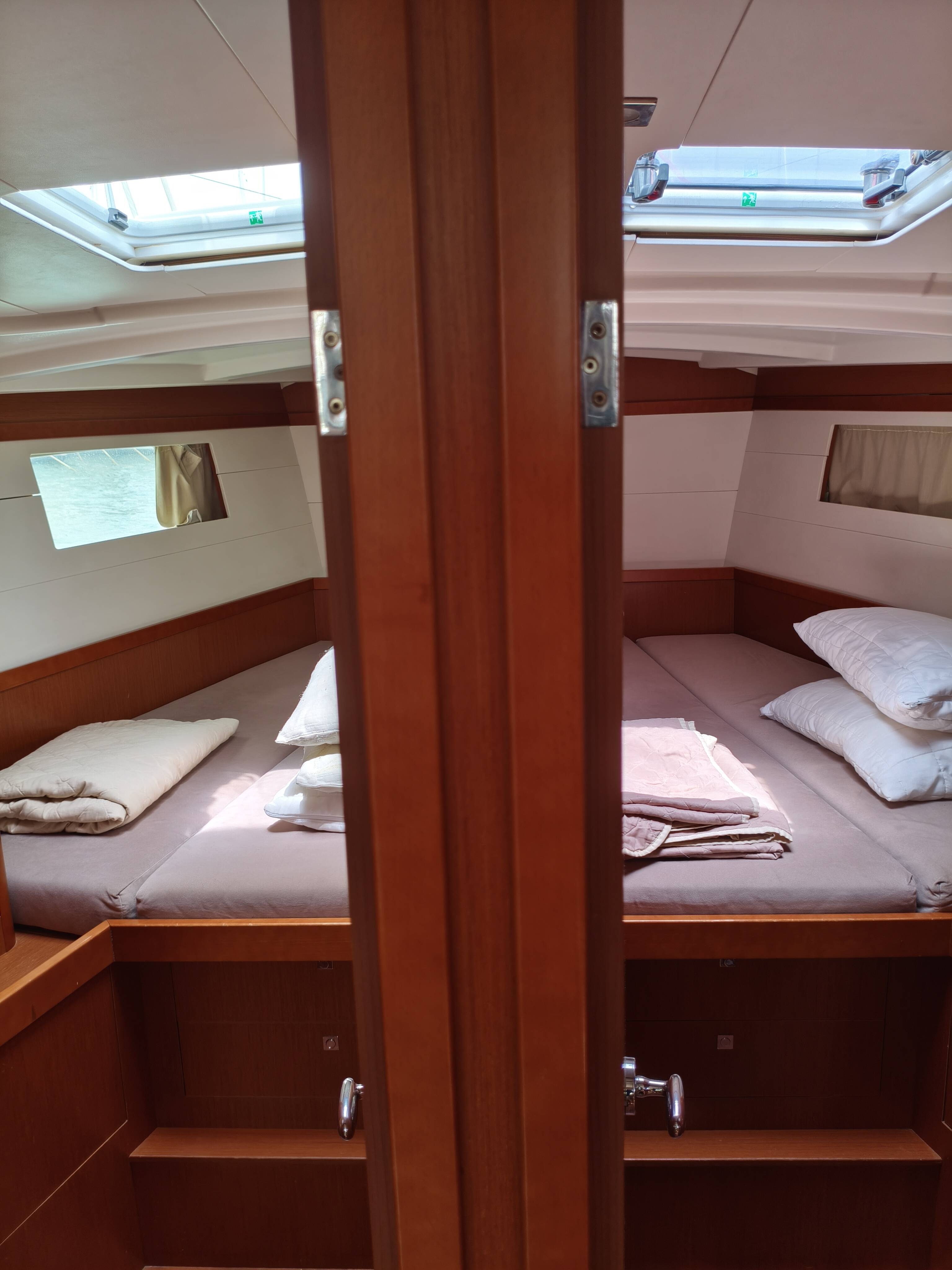 Sailing yacht Oceanis 48 Skiron