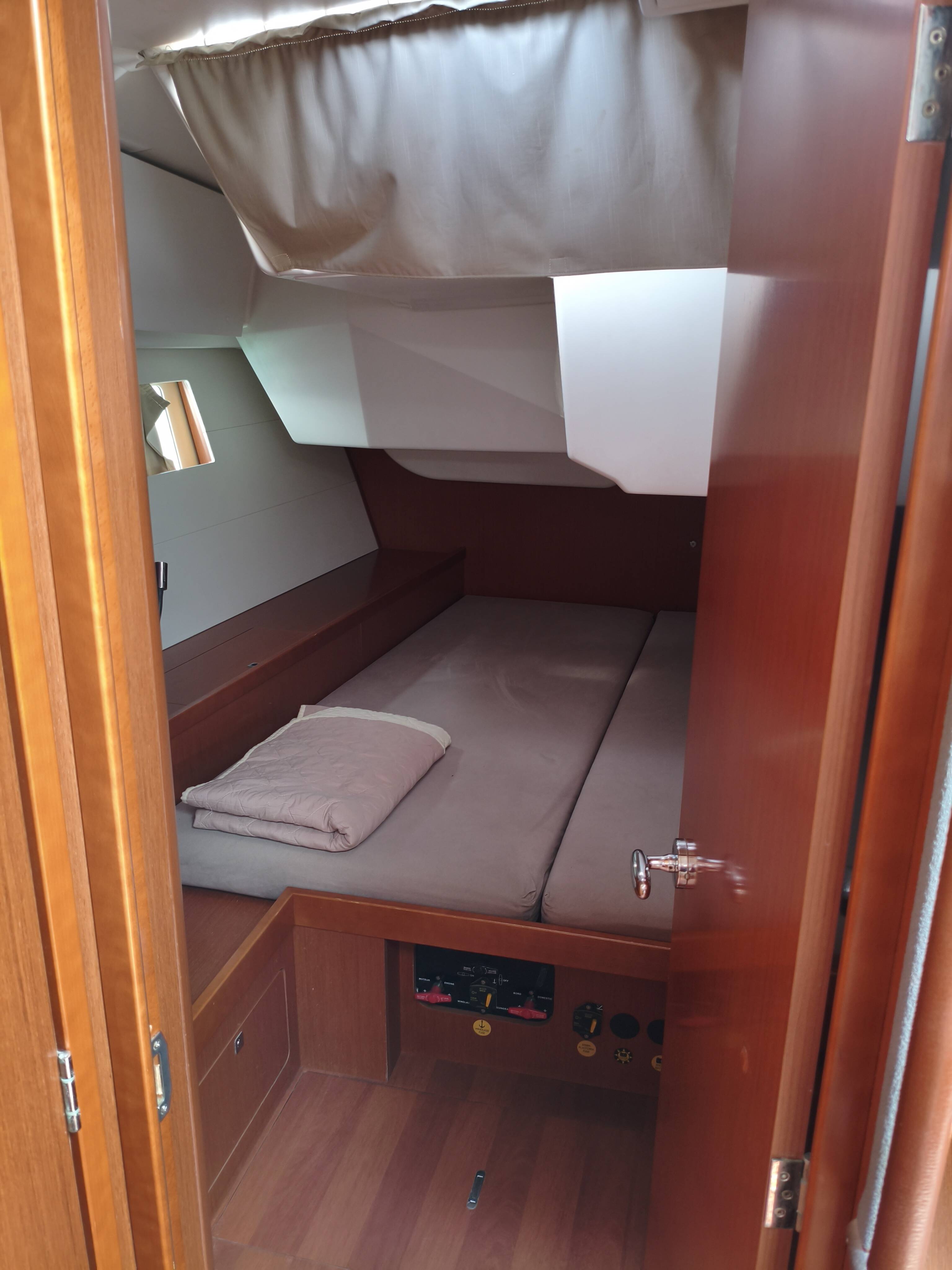 Sailing yacht Oceanis 48 Skiron