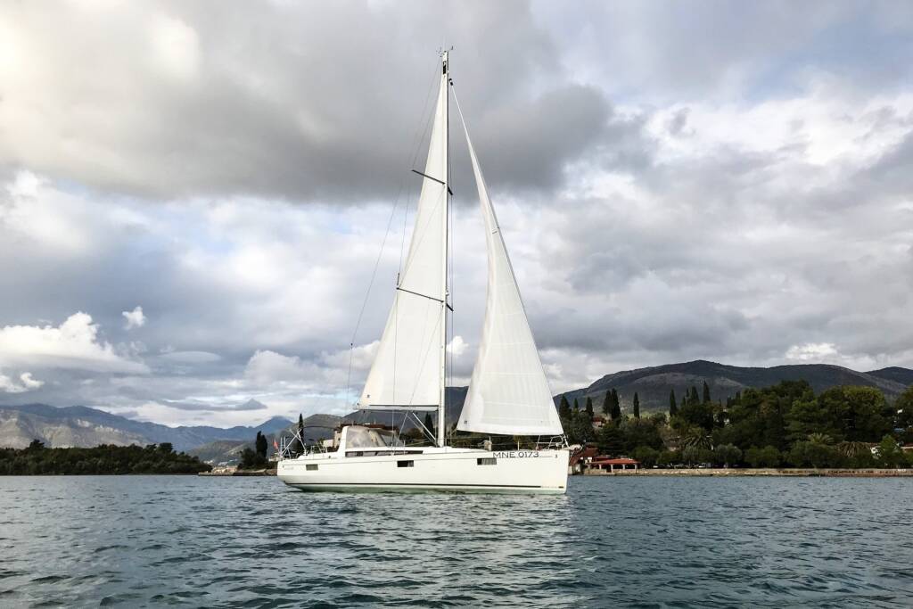 Sailing yacht Oceanis 48 Blues